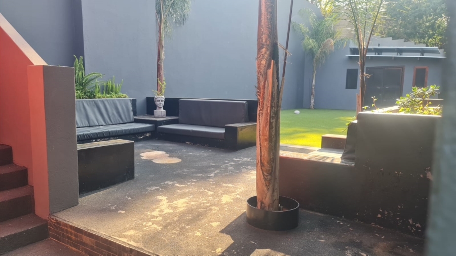 5 Bedroom Property for Sale in Protea Park North West